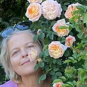 Meet your Posher, Marianne